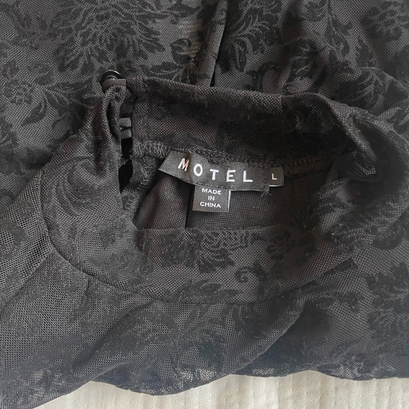 Black mock neck long sleeve floral blouse - Picture 5 of 6